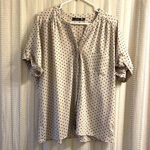 Polka dot button up top